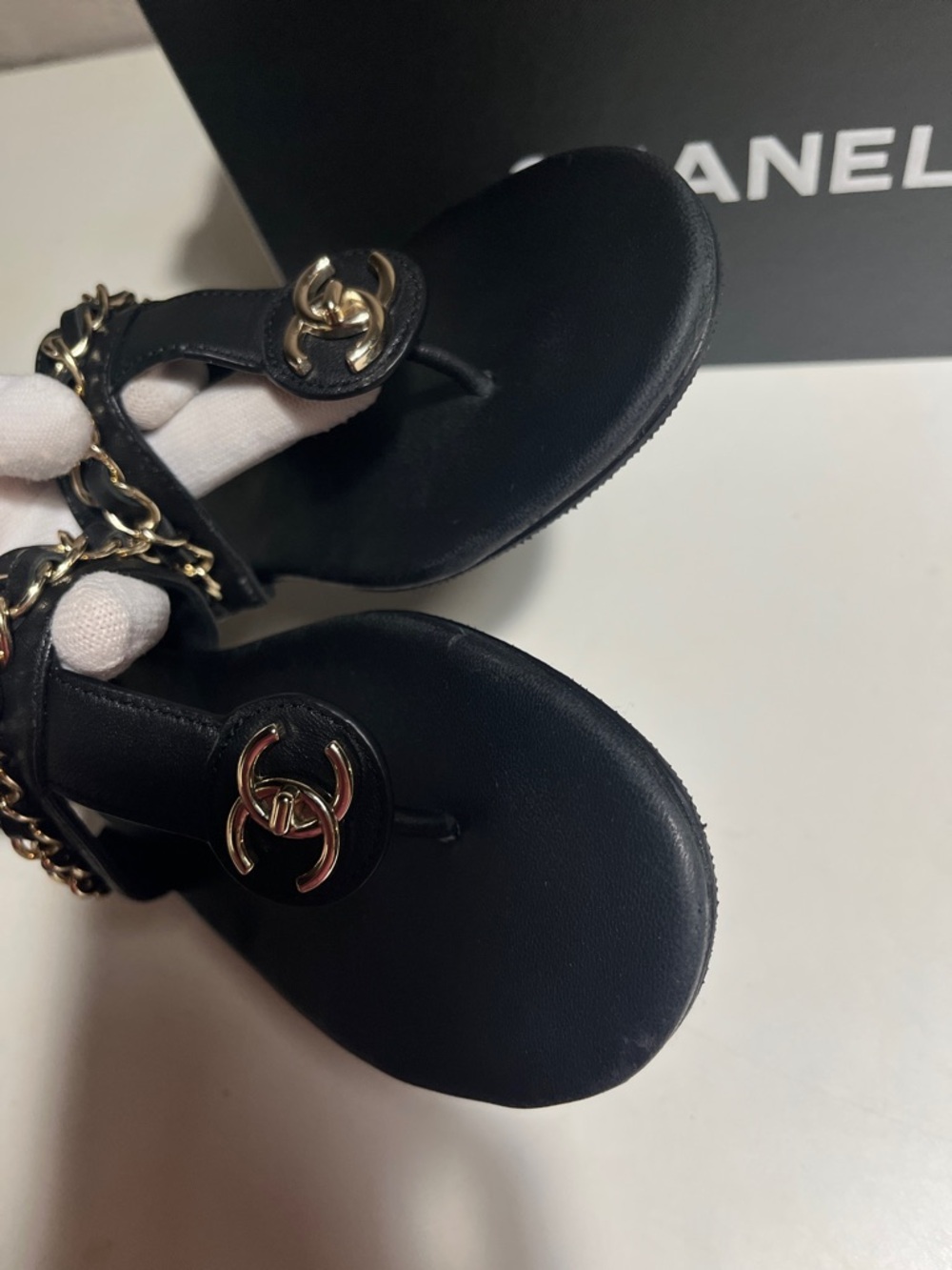 CHANEL Black Leather Chain-Trim Thong Sandals with Gold CC - Picture 2 of 8
